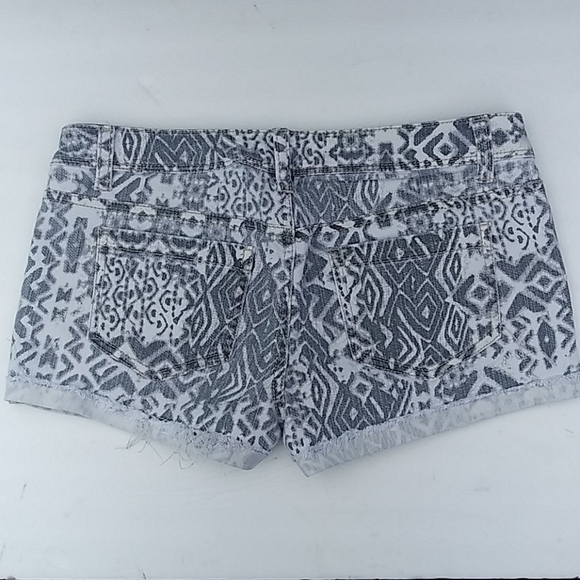 Mossimo S.Co. Low Rise Washed Denim Shorts Sz 5 - Picture 4 of 7